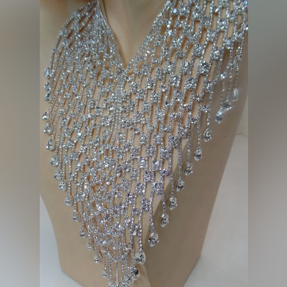 Natasha STATEMENT crystal necklace (FINAL PRICE) NWT 1125 - Picture 1 of 11